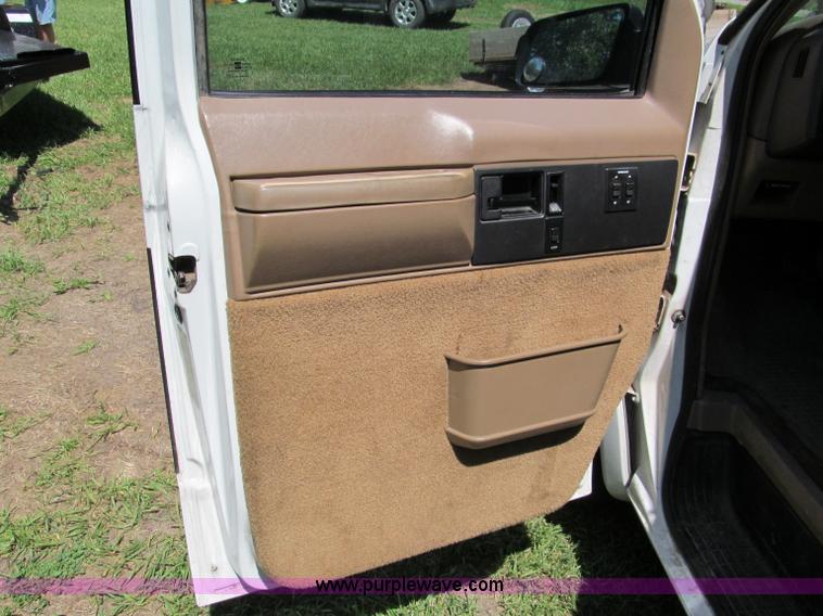 image for item C2132 1995 Chevrolet Astro van