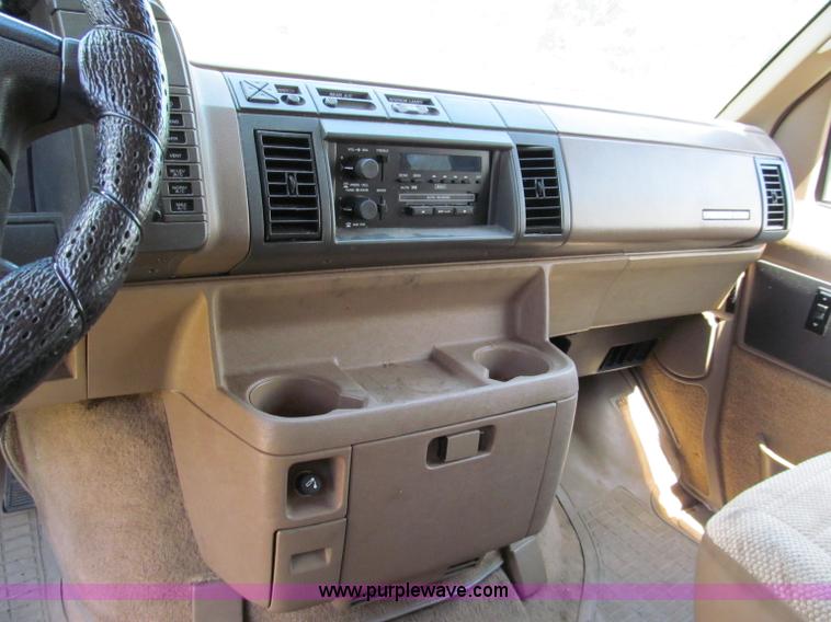 image for item C2132 1995 Chevrolet Astro van