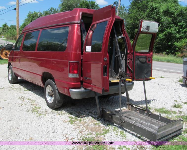 image for item C2134 1997 Ford E350 Club Wagon handicap van