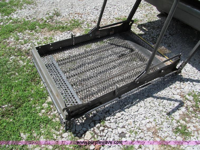 image for item C2134 1997 Ford E350 Club Wagon handicap van