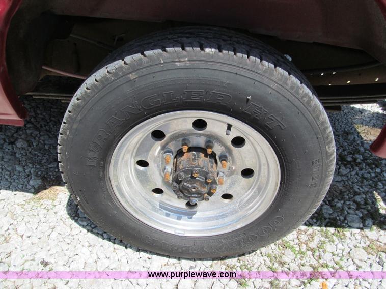 image for item C2134 1997 Ford E350 Club Wagon handicap van