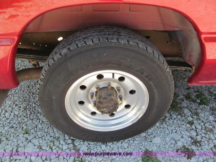 image for item C2134 1997 Ford E350 Club Wagon handicap van