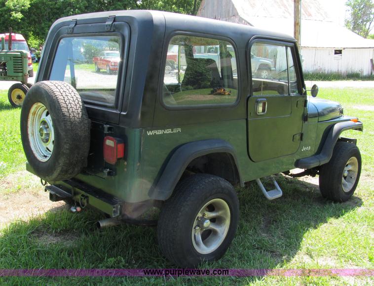 image for item C2136 1995 Jeep Wrangler SUV