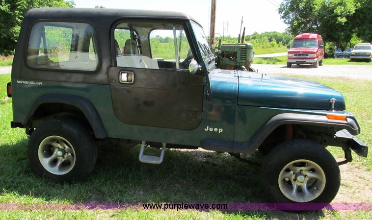 image for item C2136 1995 Jeep Wrangler SUV
