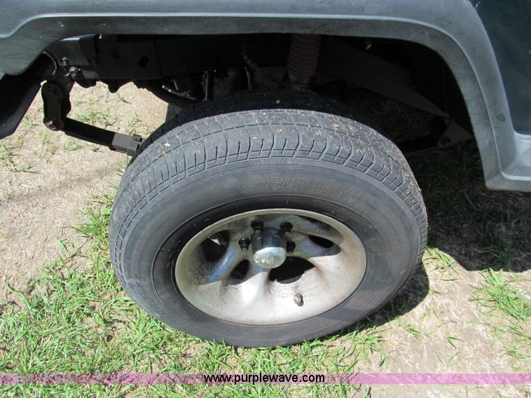 image for item C2136 1995 Jeep Wrangler SUV
