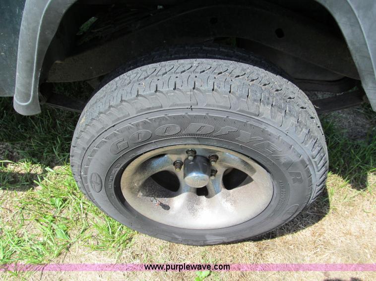 image for item C2136 1995 Jeep Wrangler SUV