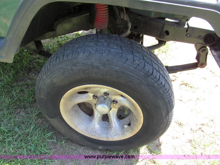 image for item C2136 1995 Jeep Wrangler SUV