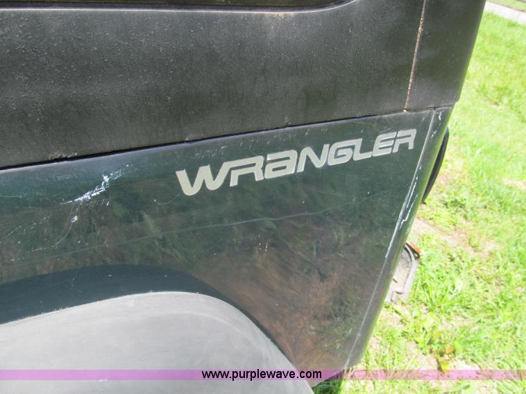 image for item C2136 1995 Jeep Wrangler SUV