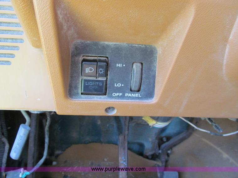 image for item C2136 1995 Jeep Wrangler SUV