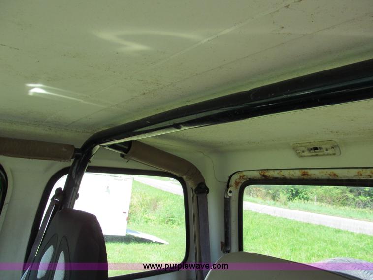 image for item C2136 1995 Jeep Wrangler SUV