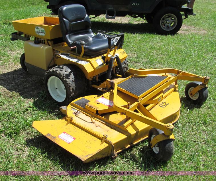 image for item C2137 1997 Walker MTSD ZTR mower