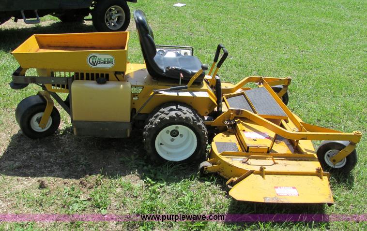 image for item C2137 1997 Walker MTSD ZTR mower