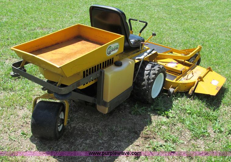 image for item C2137 1997 Walker MTSD ZTR mower