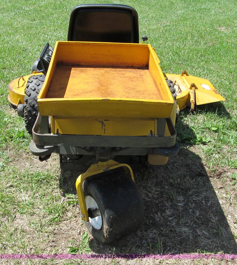 image for item C2137 1997 Walker MTSD ZTR mower