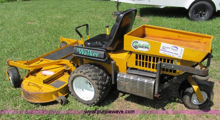 image for item C2137 1997 Walker MTSD ZTR mower