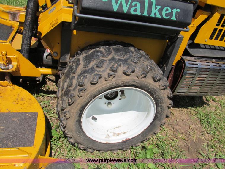 image for item C2137 1997 Walker MTSD ZTR mower