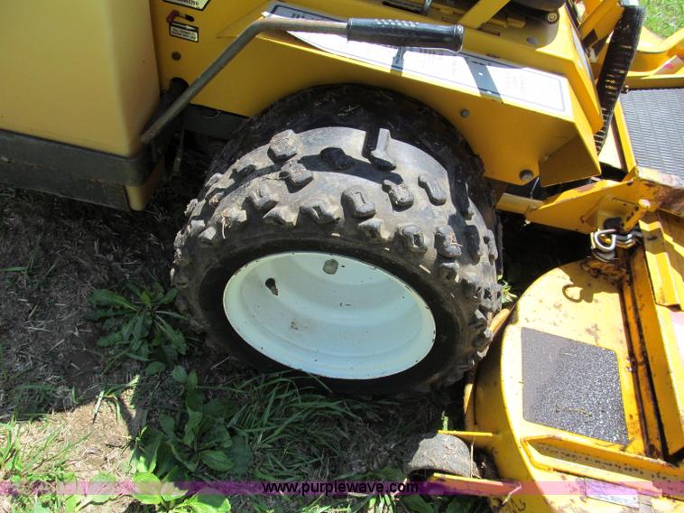 image for item C2137 1997 Walker MTSD ZTR mower