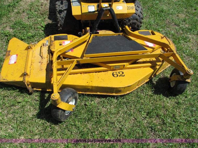 image for item C2137 1997 Walker MTSD ZTR mower