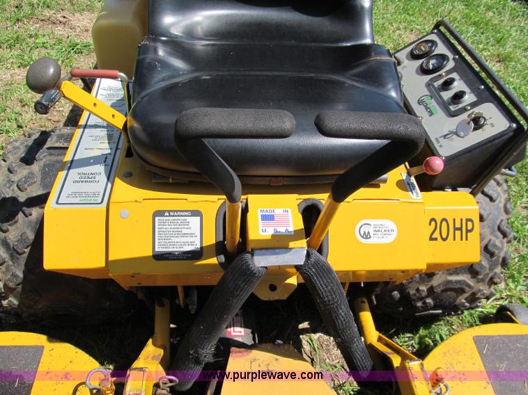 image for item C2137 1997 Walker MTSD ZTR mower