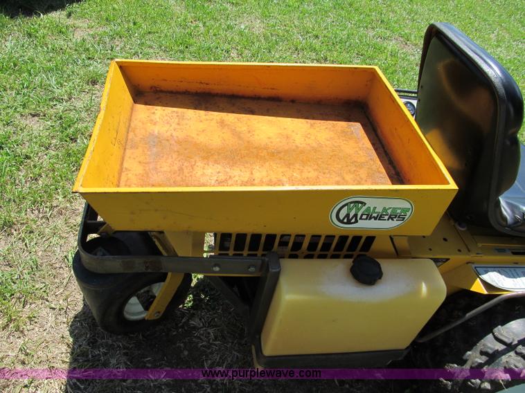 image for item C2137 1997 Walker MTSD ZTR mower