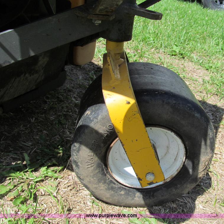 image for item C2137 1997 Walker MTSD ZTR mower