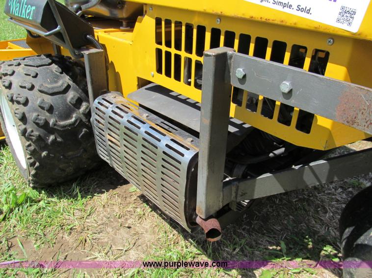 image for item C2137 1997 Walker MTSD ZTR mower