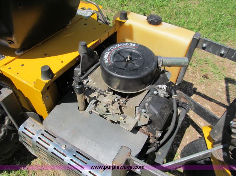 image for item C2137 1997 Walker MTSD ZTR mower