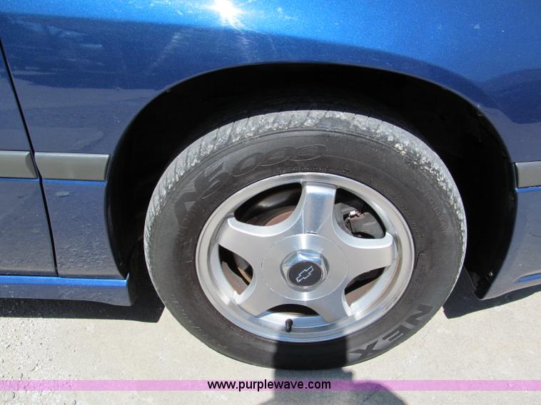 image for item C2141 2003 Chevrolet Impala LS