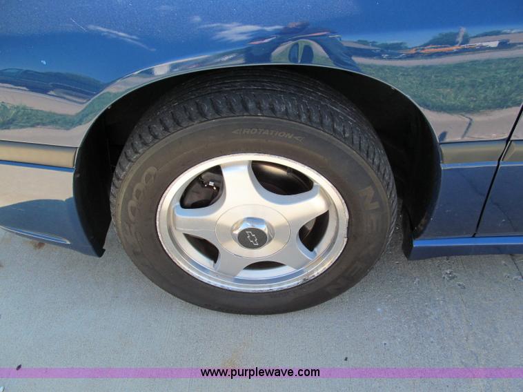 image for item C2141 2003 Chevrolet Impala LS