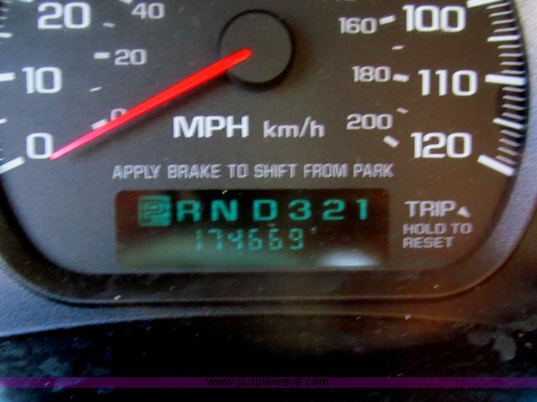 image for item C2141 2003 Chevrolet Impala LS