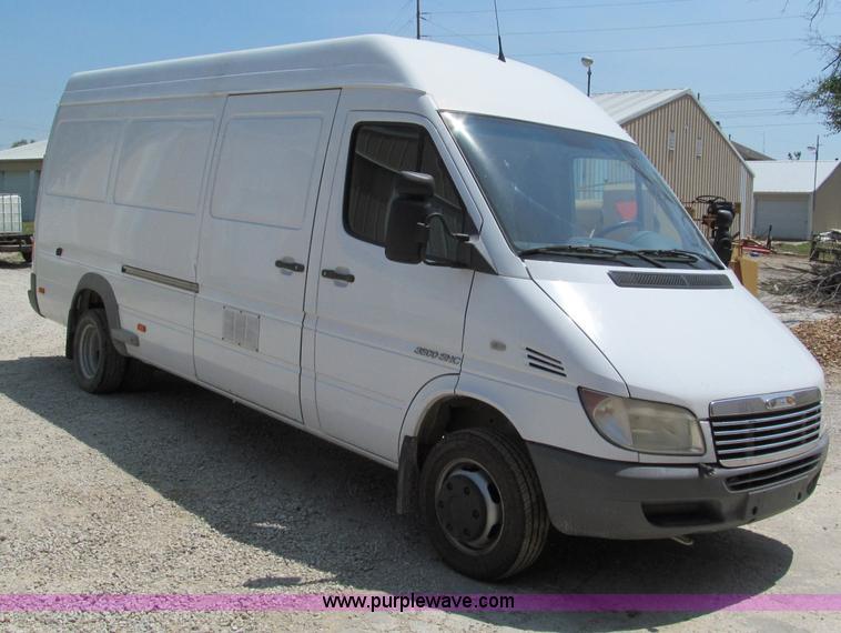 image for item C2173 2004 Freightliner Sprinter 3500 SHC cargo van