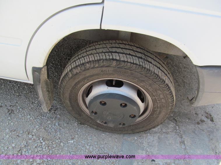 image for item C2173 2004 Freightliner Sprinter 3500 SHC cargo van