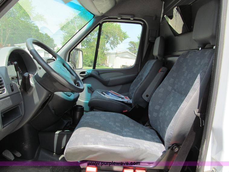 image for item C2173 2004 Freightliner Sprinter 3500 SHC cargo van