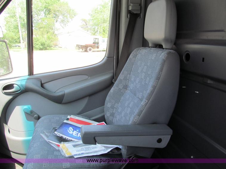 image for item C2173 2004 Freightliner Sprinter 3500 SHC cargo van