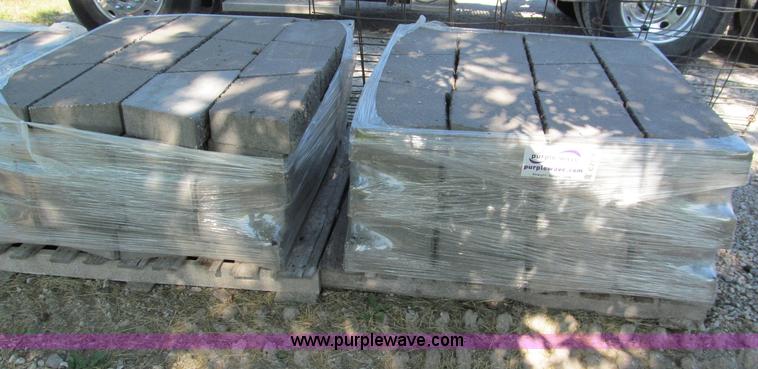 image for item C2179 (160) split face wall stone caps