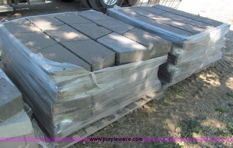 image for item C2179 (160) split face wall stone caps