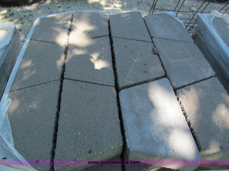 image for item C2179 (160) split face wall stone caps