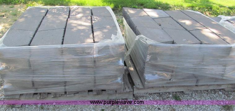 image for item C2179 (160) split face wall stone caps