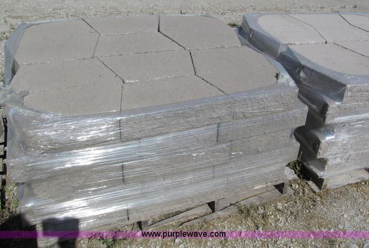 image for item C2181 (136) split face wall stone caps