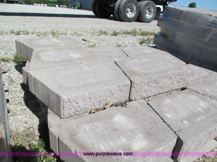 image for item C2181 (136) split face wall stone caps