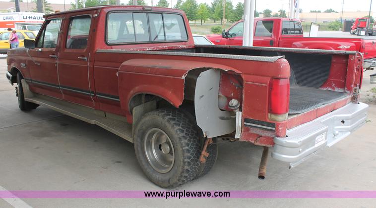 image for item C2522 1989 Ford F350 XLT Lariat crew cab pickup truck