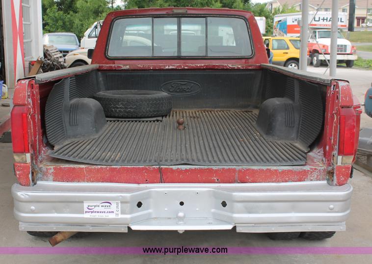 image for item C2522 1989 Ford F350 XLT Lariat crew cab pickup truck
