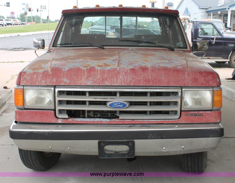 image for item C2522 1989 Ford F350 XLT Lariat crew cab pickup truck