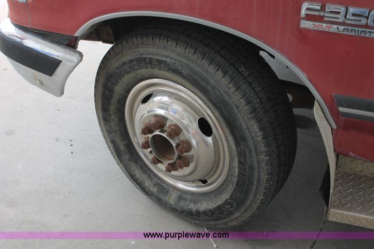 image for item C2522 1989 Ford F350 XLT Lariat crew cab pickup truck