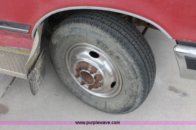 image for item C2522 1989 Ford F350 XLT Lariat crew cab pickup truck