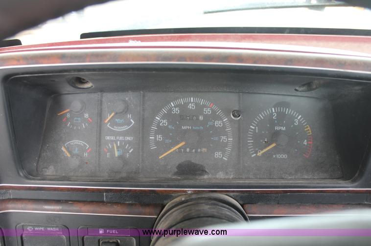 image for item C2522 1989 Ford F350 XLT Lariat crew cab pickup truck