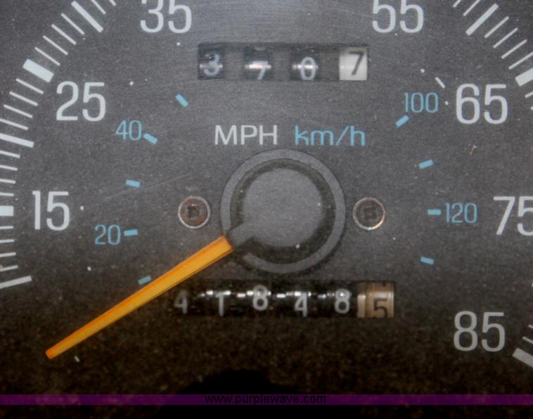 image for item C2522 1989 Ford F350 XLT Lariat crew cab pickup truck