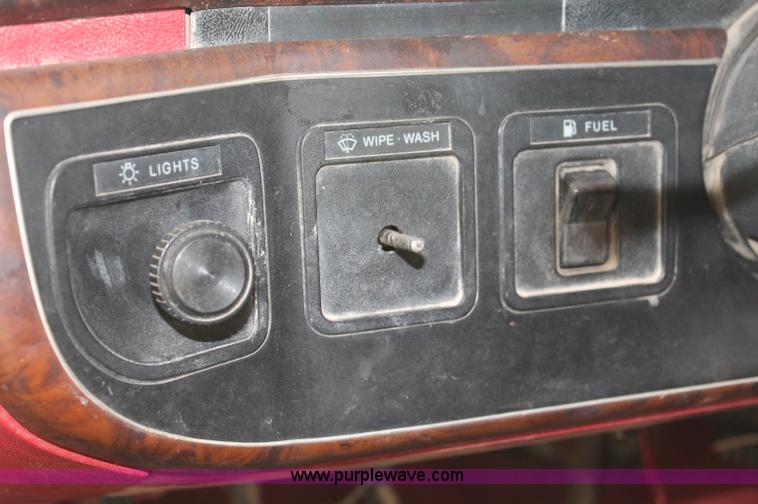 image for item C2522 1989 Ford F350 XLT Lariat crew cab pickup truck