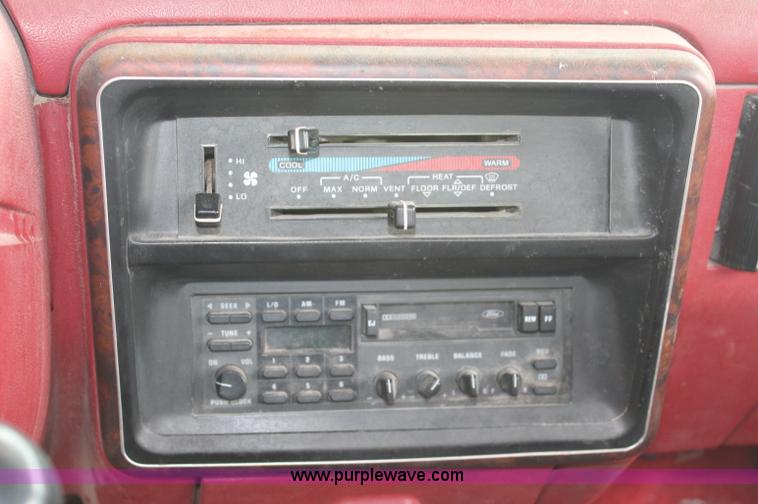 image for item C2522 1989 Ford F350 XLT Lariat crew cab pickup truck