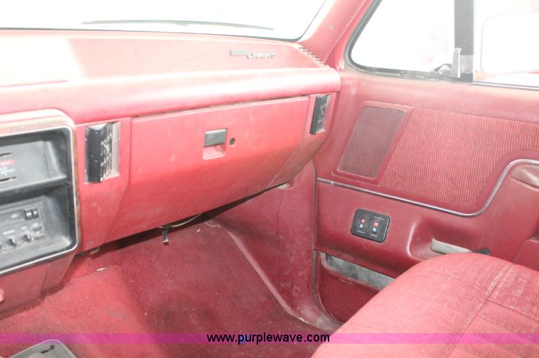 image for item C2522 1989 Ford F350 XLT Lariat crew cab pickup truck